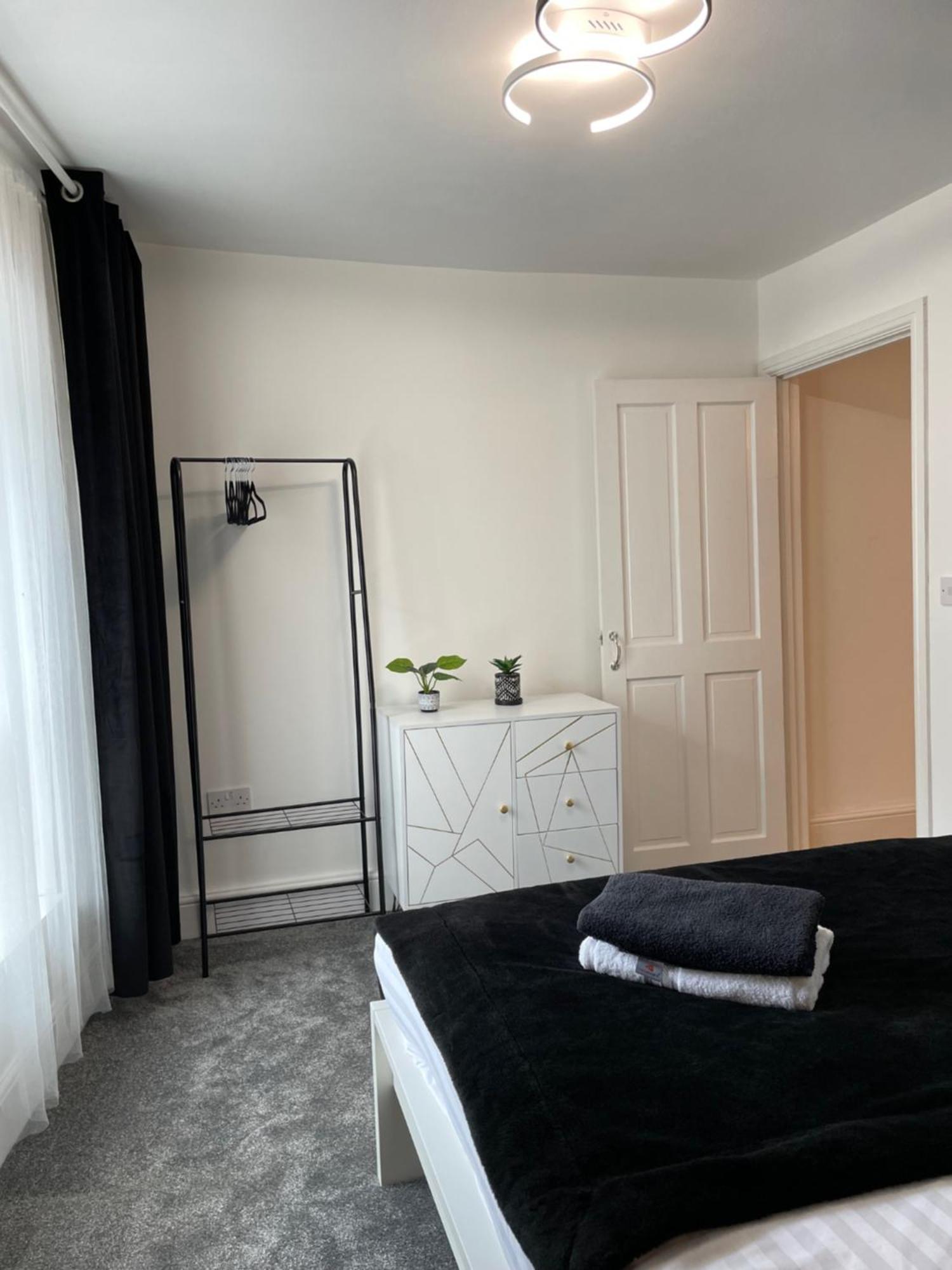 Flat 1 Apartamento Lampeter Exterior foto